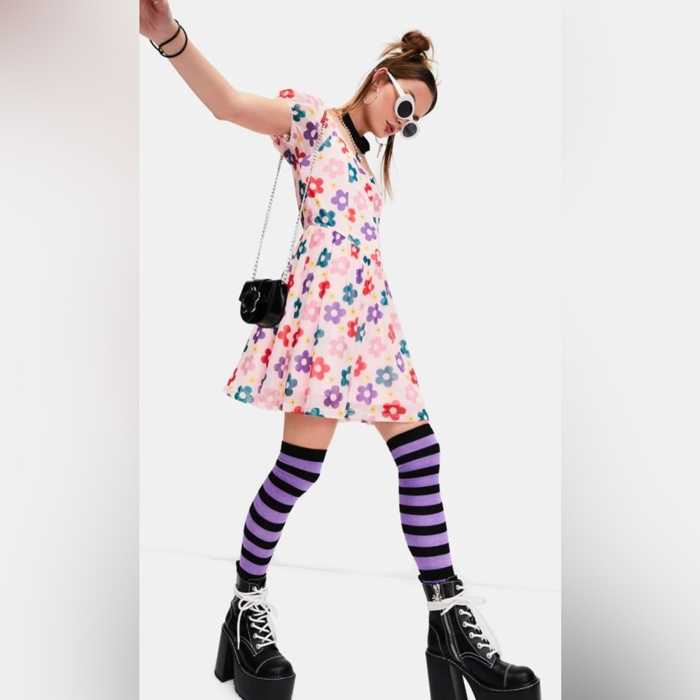 DELIA*S BY DOLLS KILL | YOUTHFUL DAYS FLORAL DRESS - Picture 4 of 10